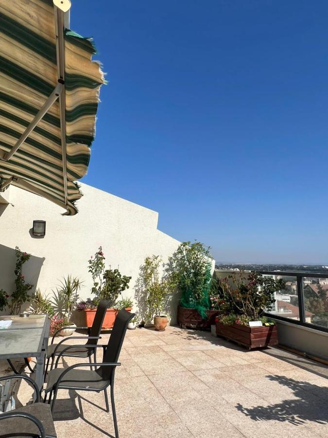 סטודיו חדש ויפה עם נוף לים Apartment Netanya Luaran gambar